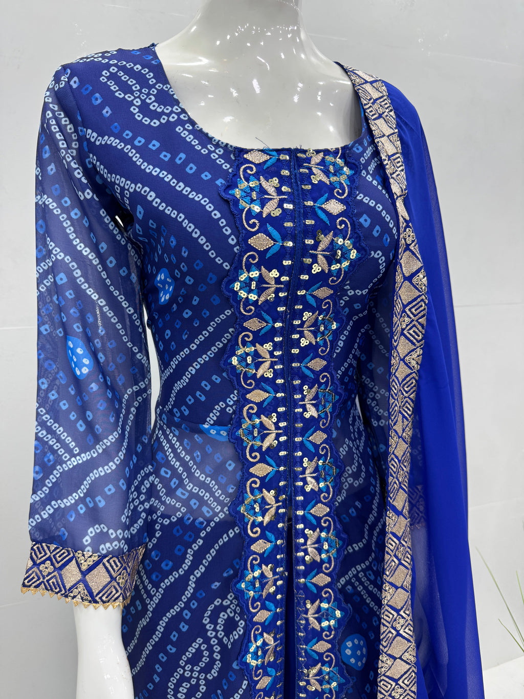 डिजाइनर पार्टी वेयर फैंसी कट टॉप और प्लाजो सूट सेट