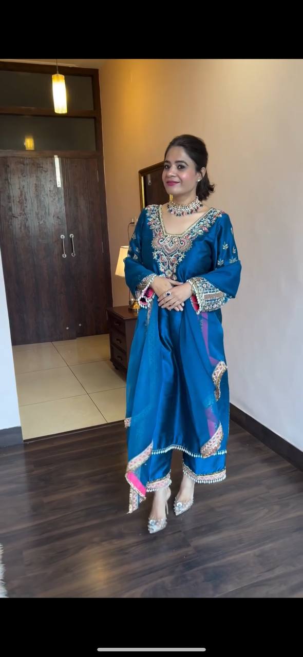 पार्टी वियर फैंसी सूट प्लाजो और दुपट्टा