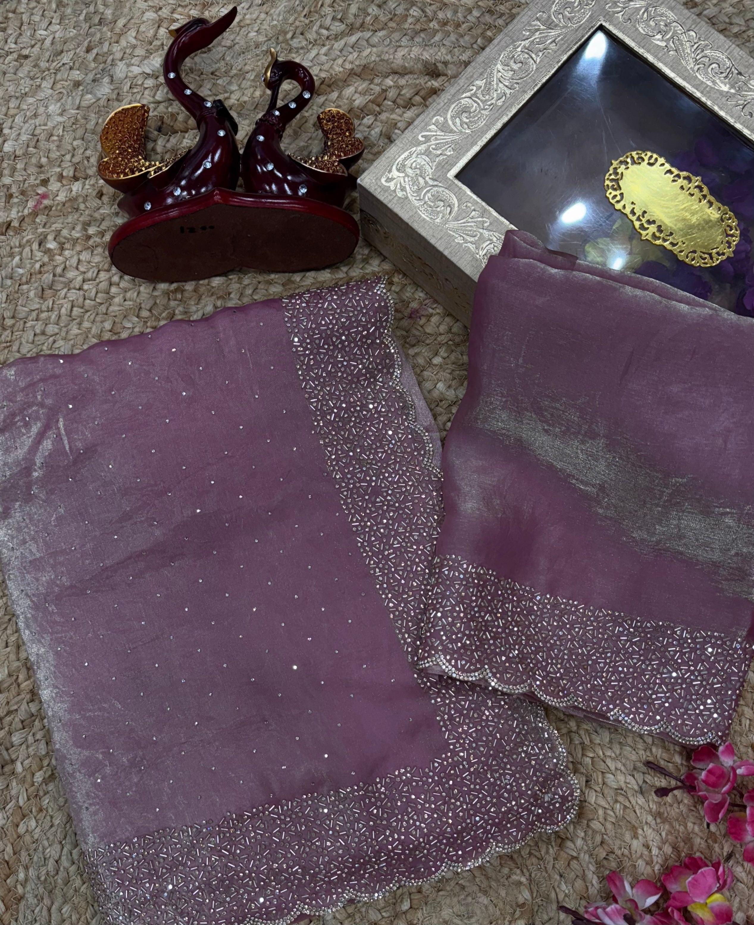 झरखन डायमंड वर्क वाली डिज़ाइनर पार्टी वेयर साड़ी