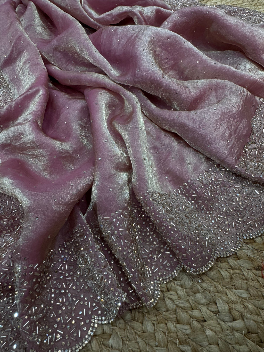 झरखन डायमंड वर्क वाली डिज़ाइनर पार्टी वेयर साड़ी