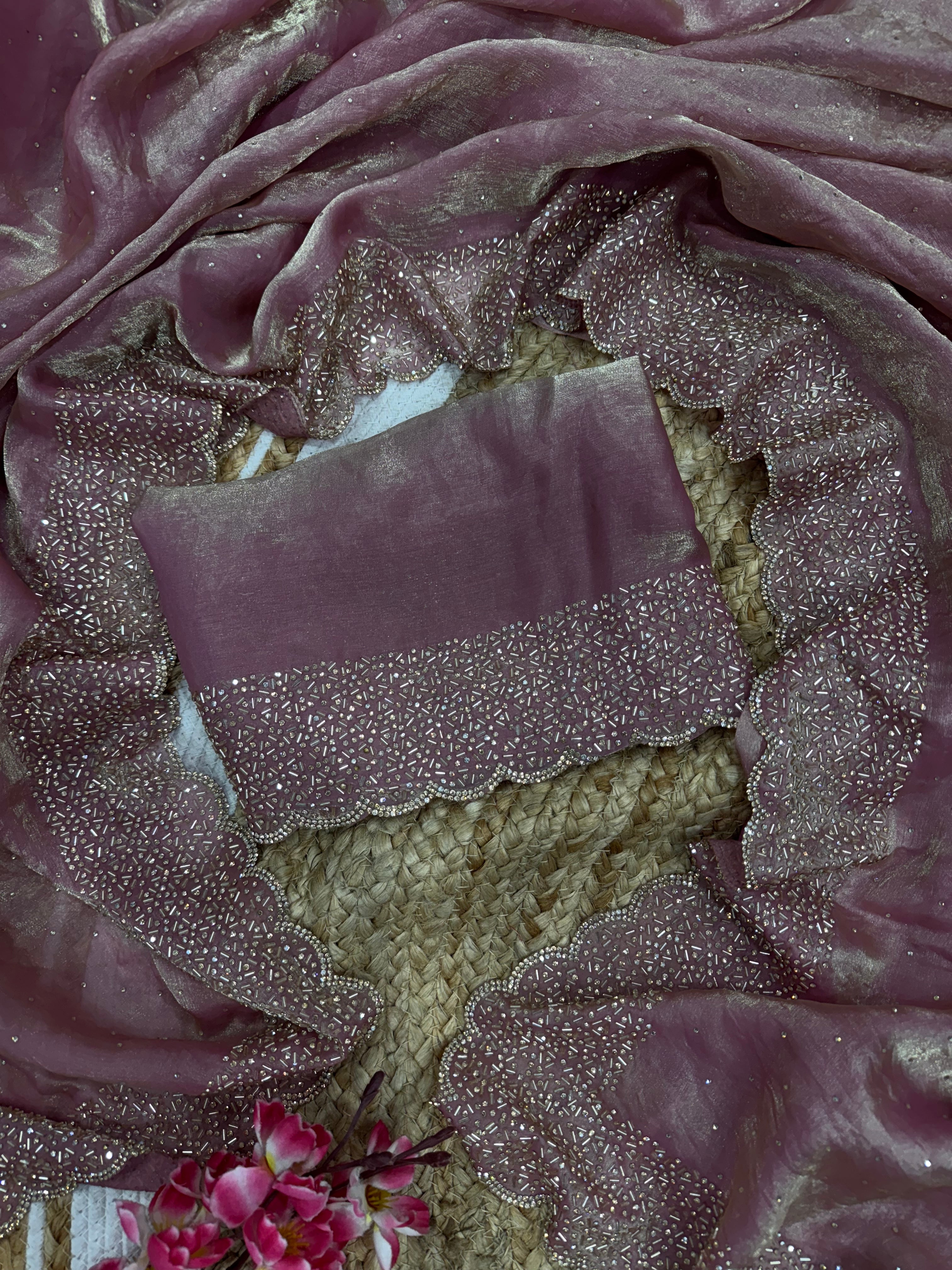 झरखन डायमंड वर्क वाली डिज़ाइनर पार्टी वेयर साड़ी