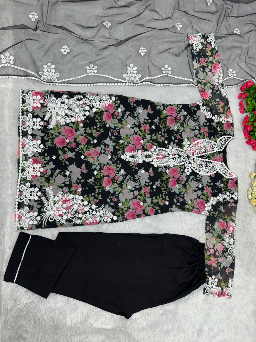 डिजाइनर पार्टी वेयर टॉप, प्लाजो और दुपट्टा