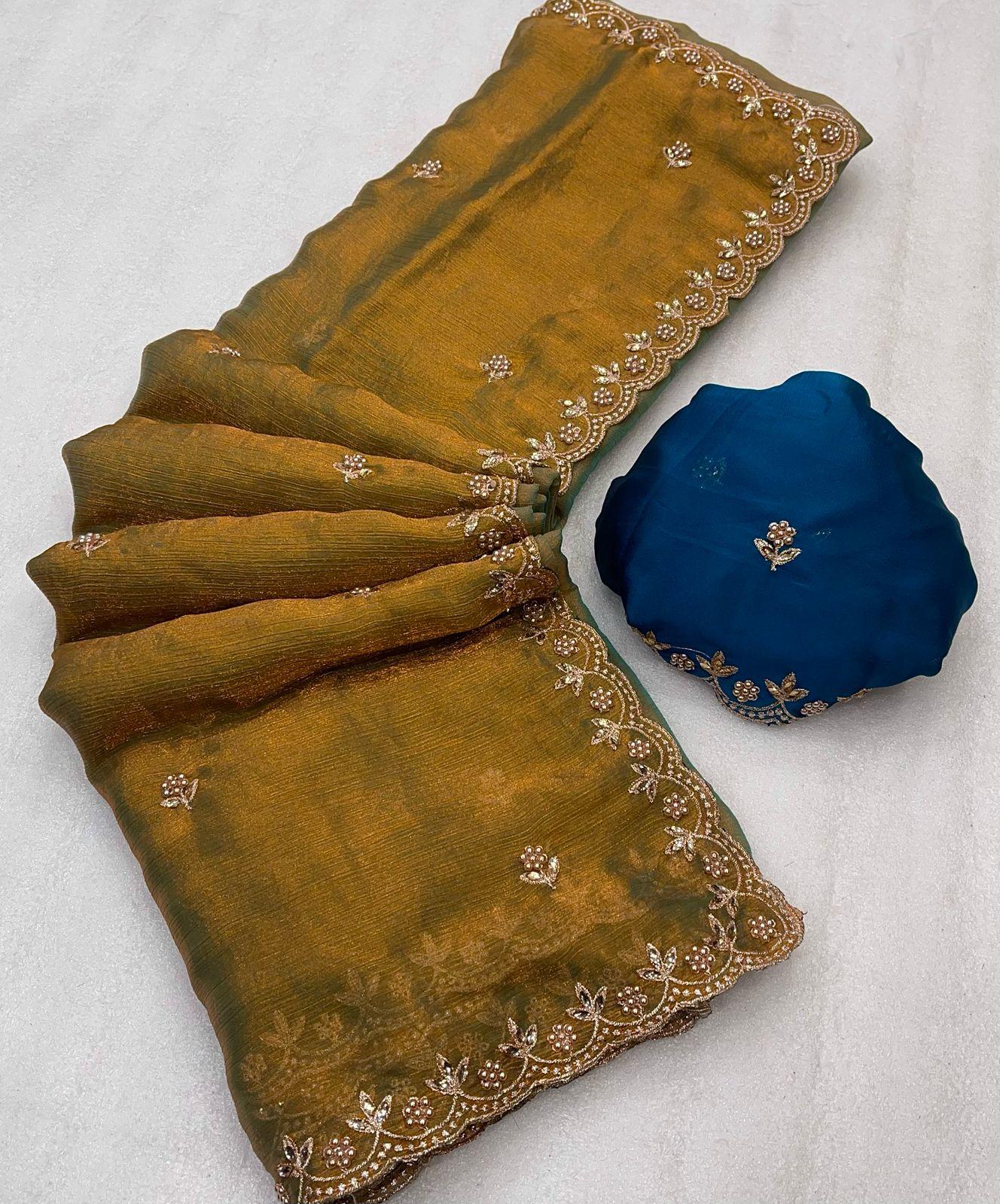 कढ़ाई और मोती की हस्तकला वाली पार्टी वेयर साड़ी