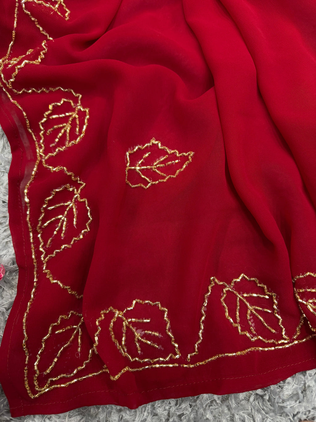 खूबसूरत कटदाना हस्तकला वाली डिजाइनर पार्टी वेयर साड़ी