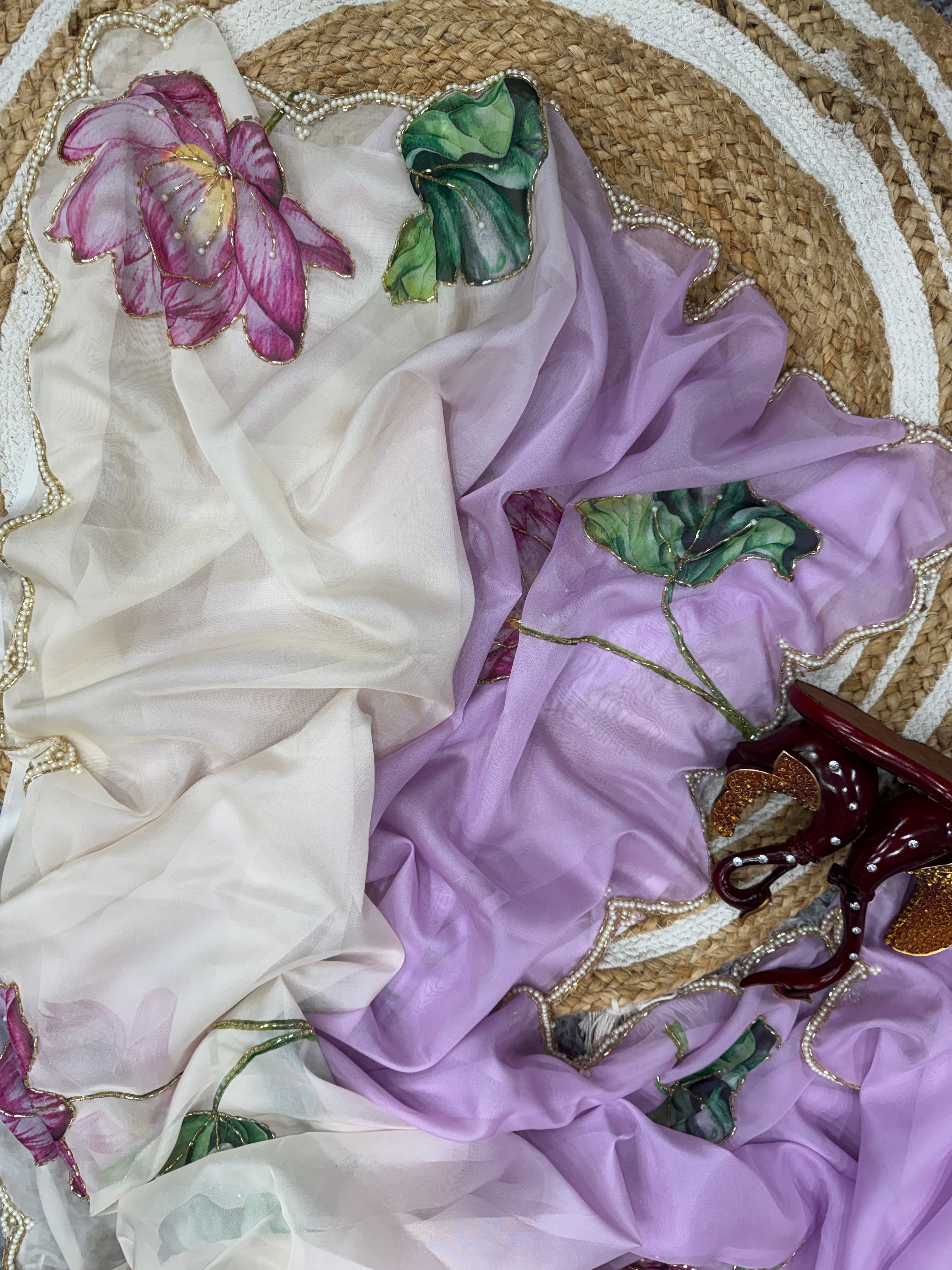 फ्लोरल प्रिंट वाली खूबसूरत पार्टी वेयर साड़ी