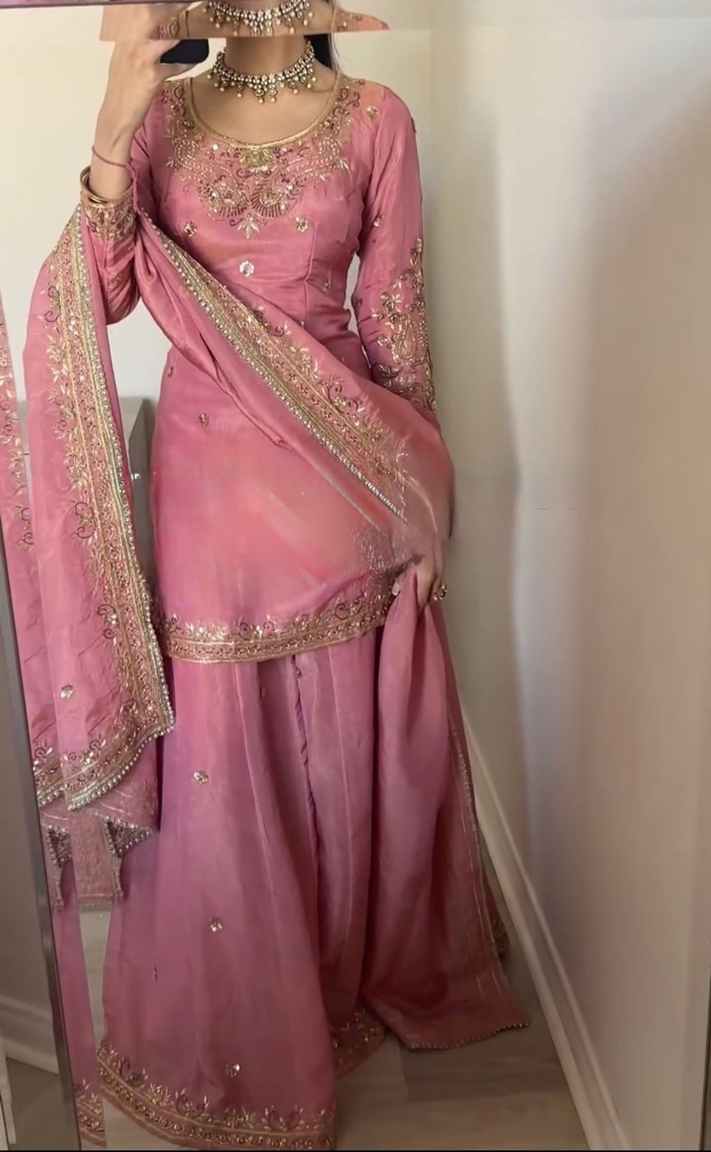 डिजाइनर पार्टी वेयर लुक - टॉप, प्लाज़ो और दुपट्टा, हैवी एम्ब्रॉयडरी वर्क के साथ