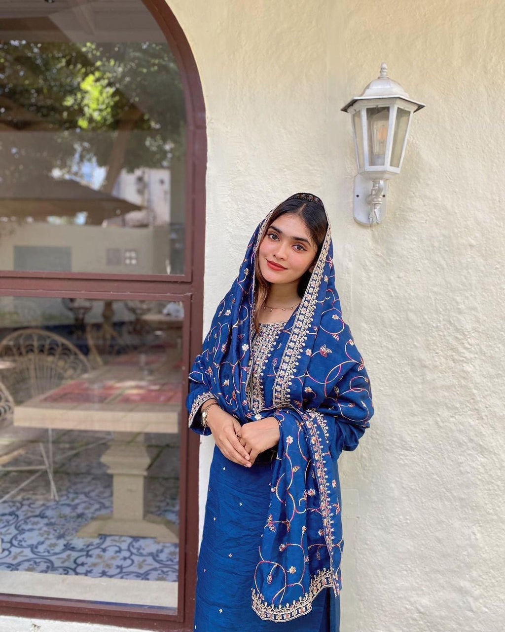 पार्टी वेयर टॉप, प्लाज़ो और दुपट्टा, कढ़ाई वर्क के साथ