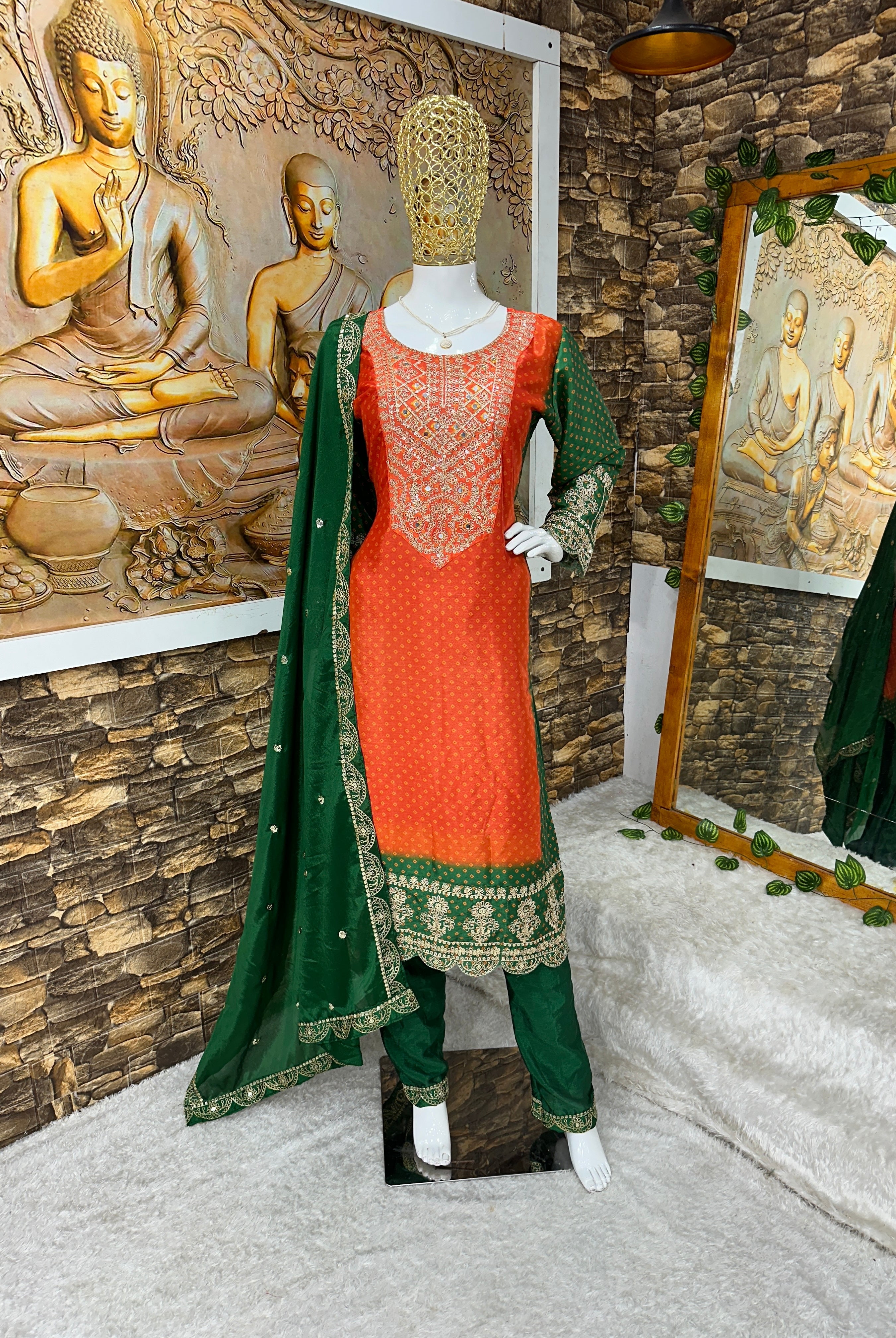 पार्टी के लिए बेहतरीन टॉप, बॉटम और दुपट्टा वाला लुक।