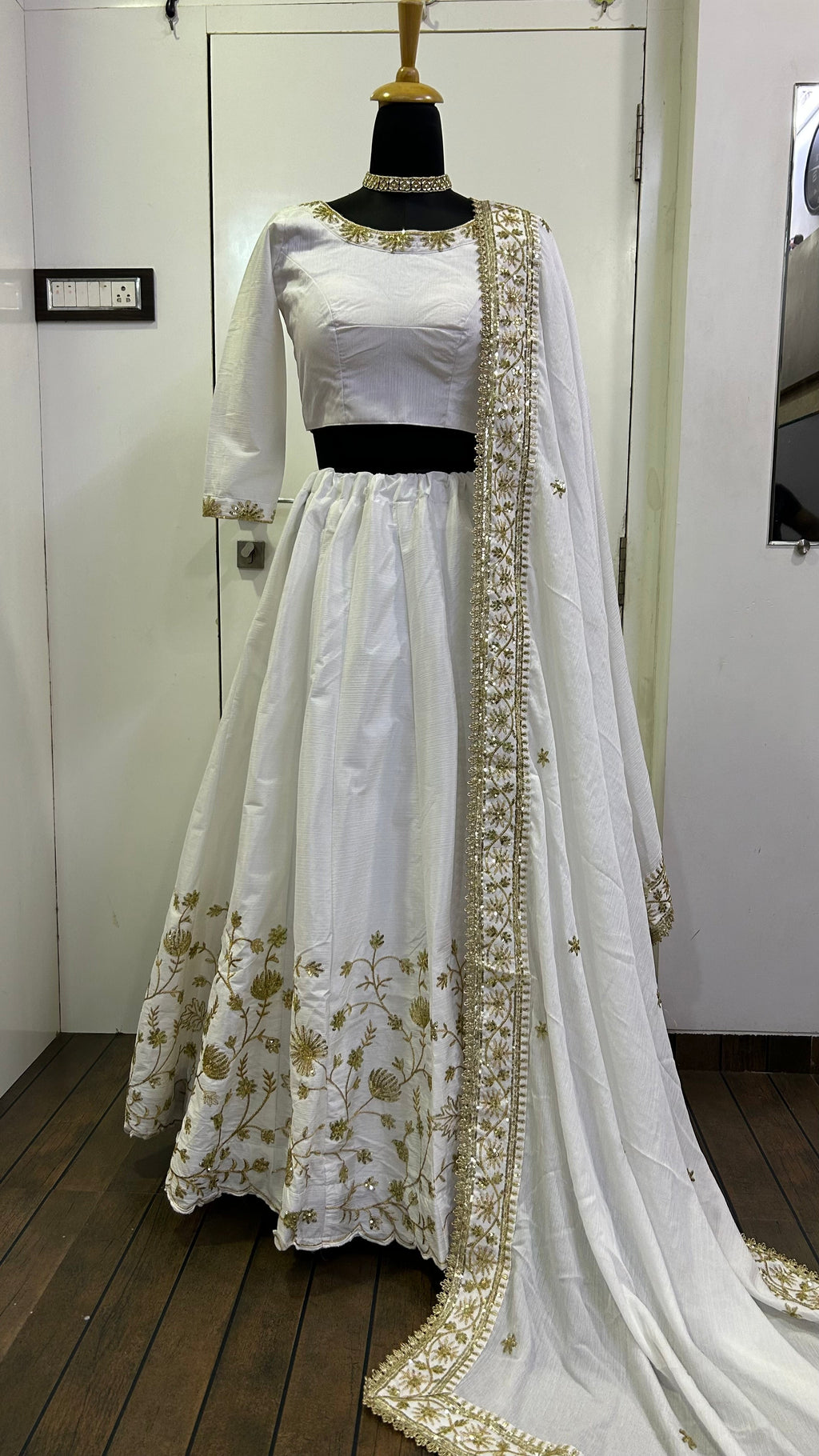 Party Wear Look Lehenga Choli With Zari & Sequins Work