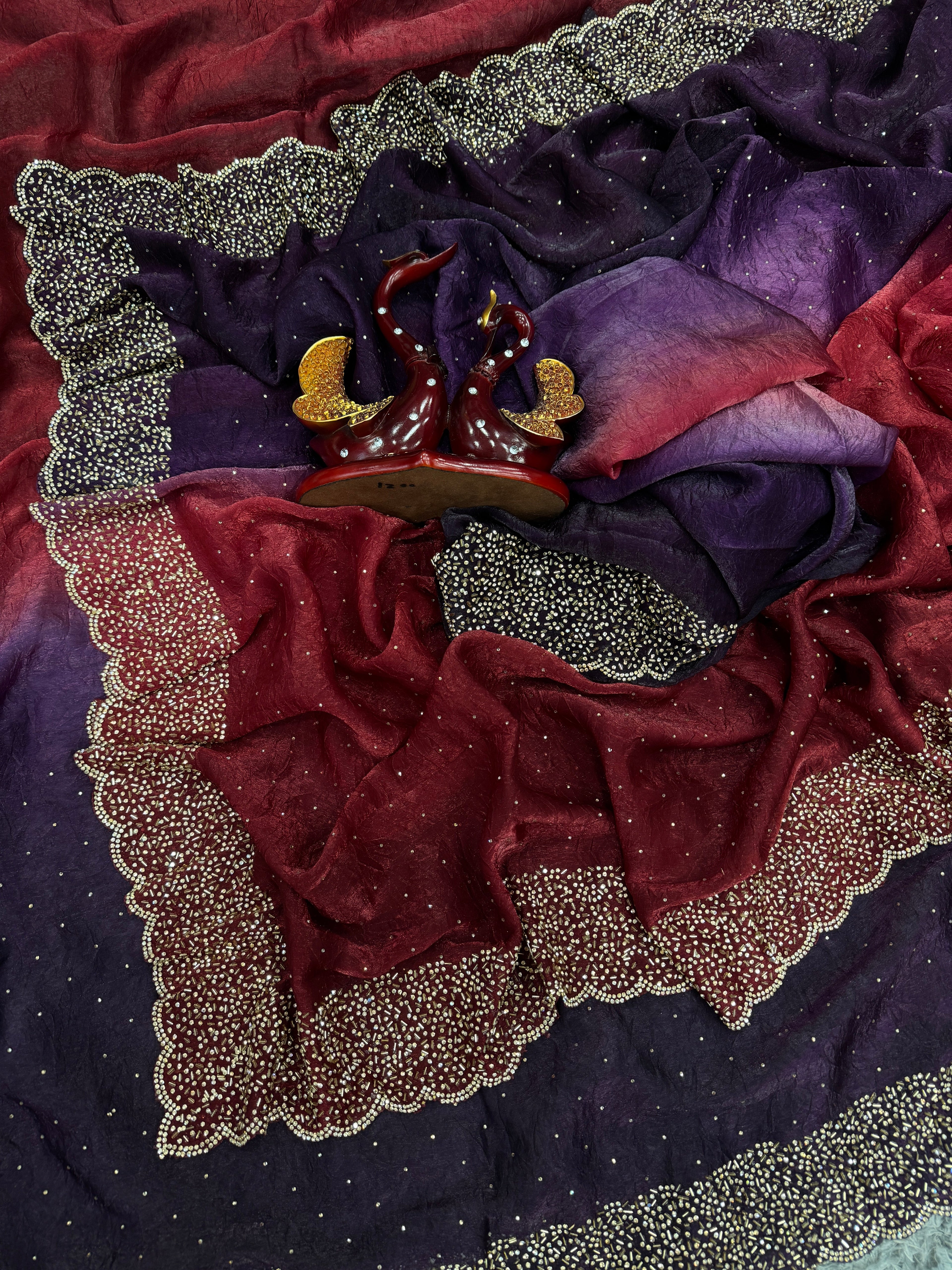 असली जारखन डायमंड वर्क वाली डिज़ाइनर साड़ी