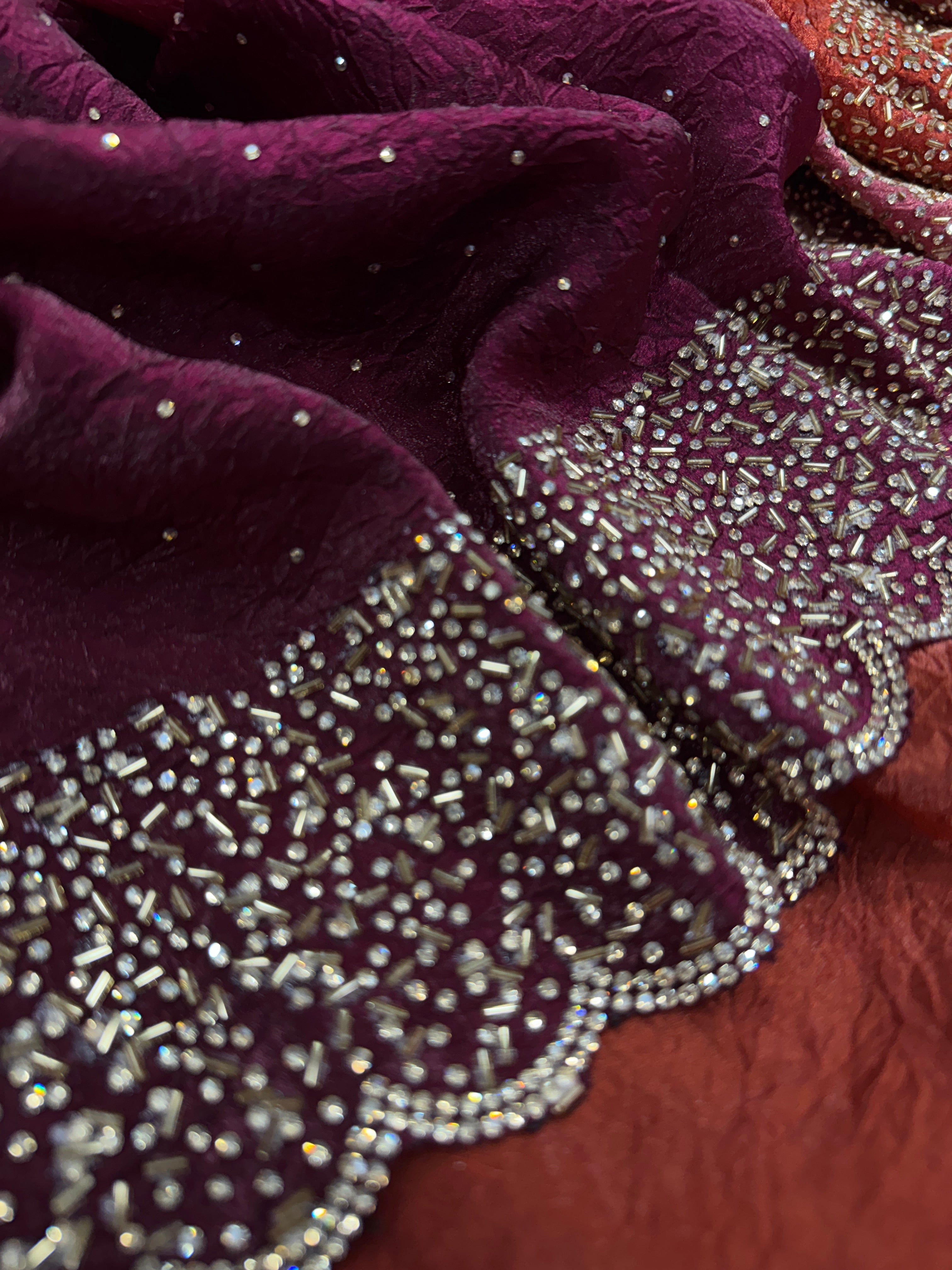 असली जारखन डायमंड वर्क वाली डिज़ाइनर साड़ी