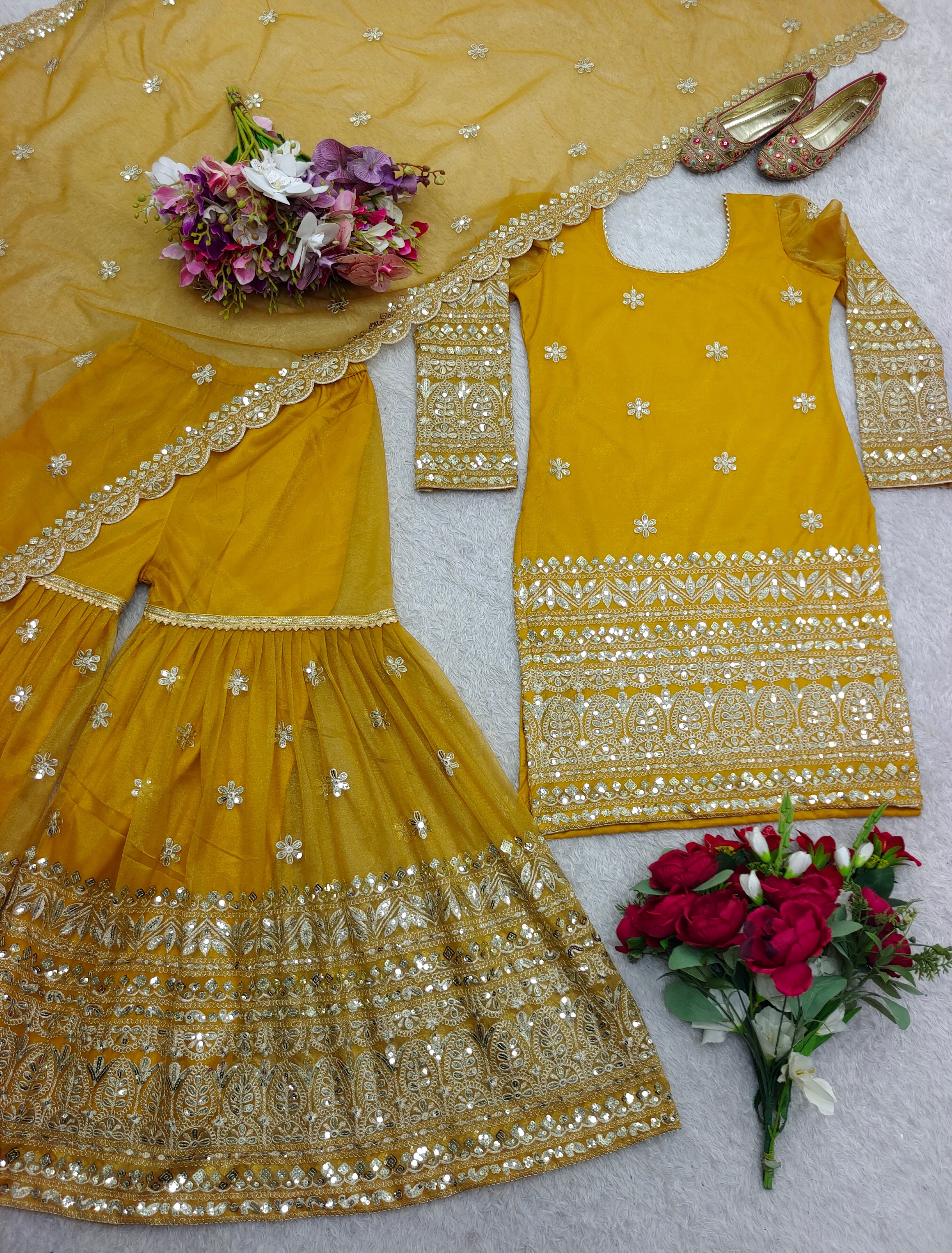 पार्टी वेयर टॉप-शरारा और दुपट्टा, कढ़ाई और सीक्वेंस वर्क के साथ