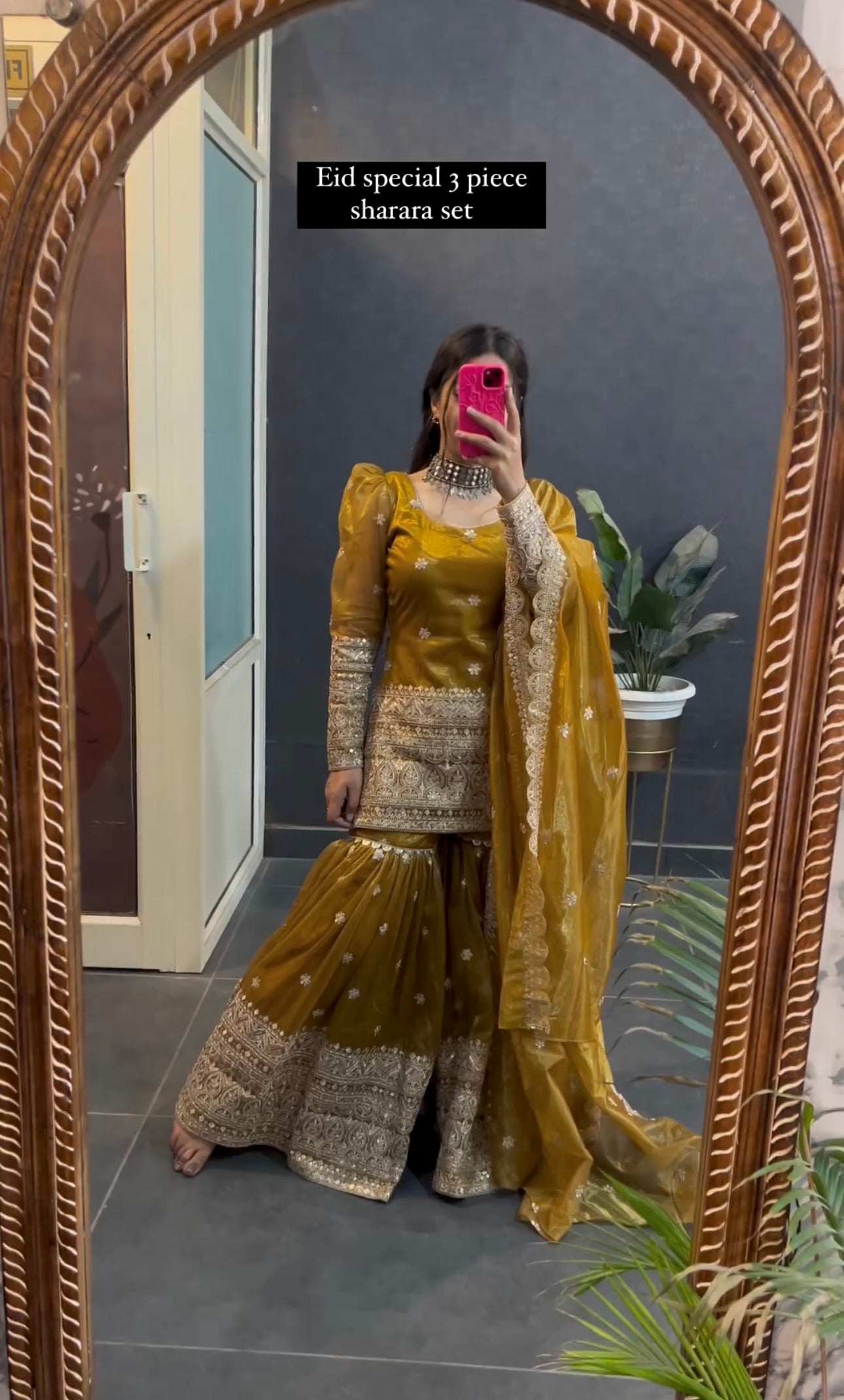 पार्टी वेयर टॉप-शरारा और दुपट्टा, कढ़ाई और सीक्वेंस वर्क के साथ