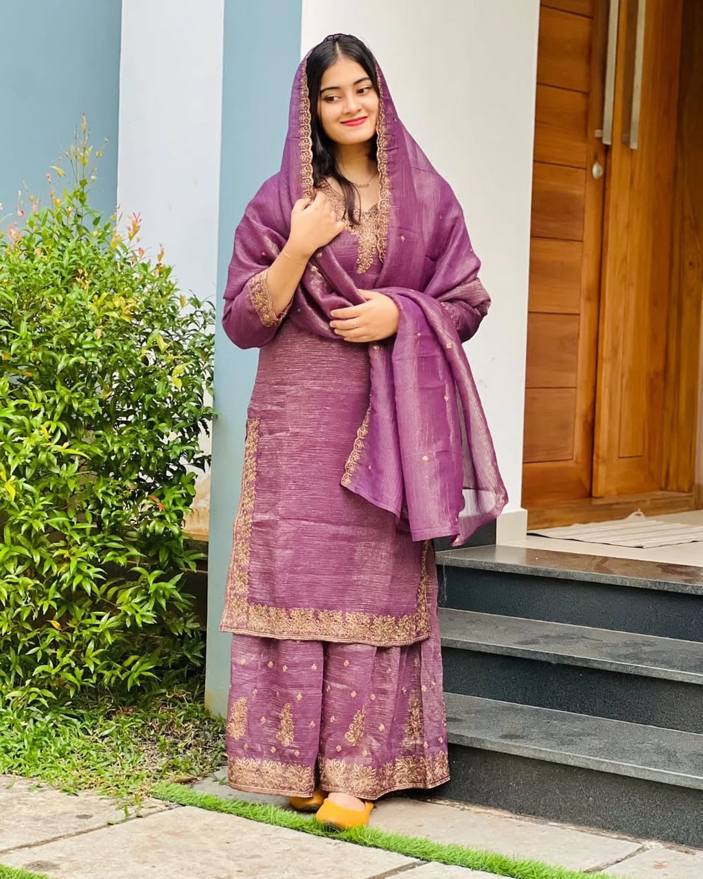 Party Wear Look Beautiful Top-Dupatta And Bottom