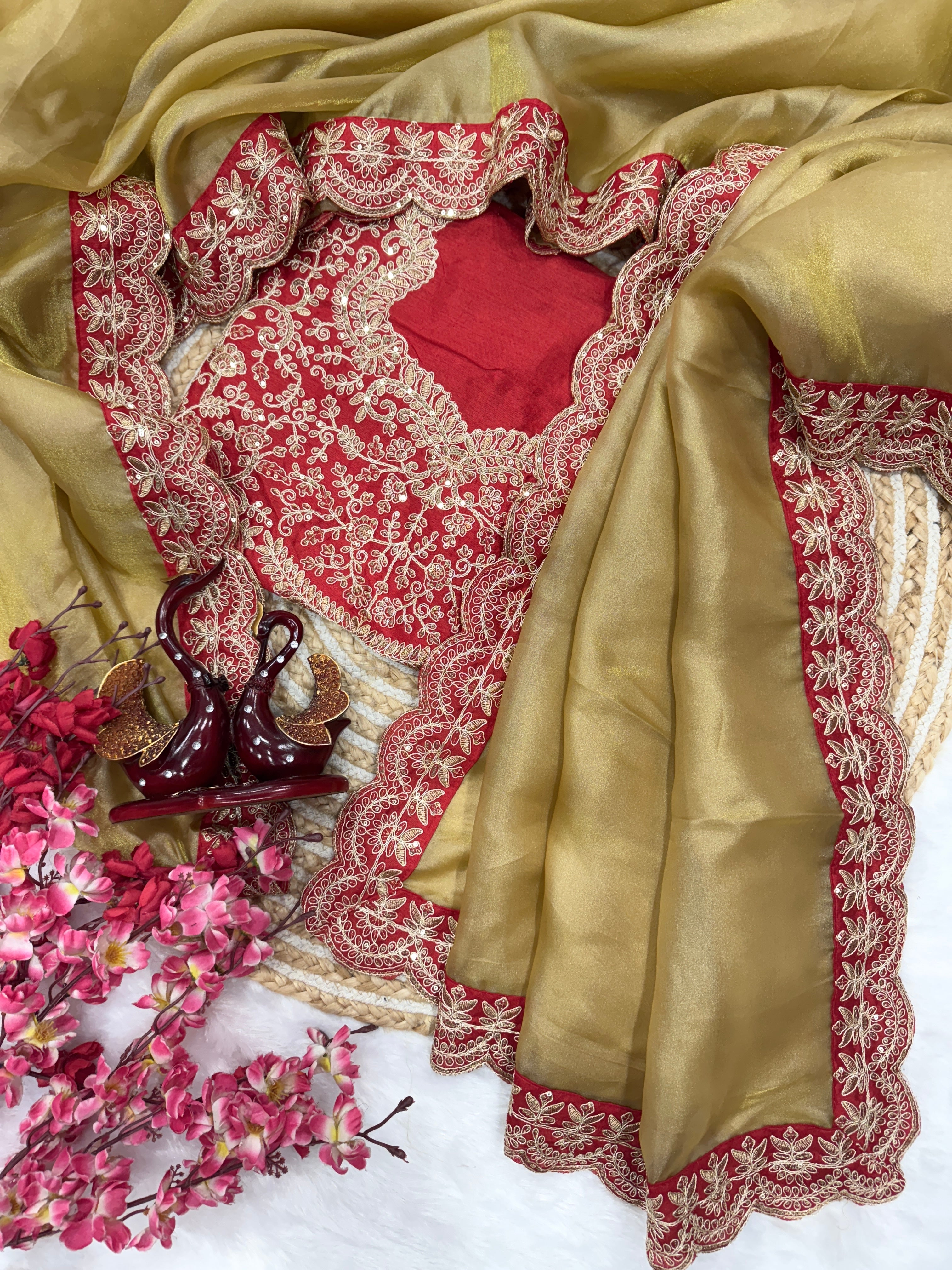 सीक्वेंस और कॉर्डिंग कढ़ाई वर्क वाली पार्टी वेयर साड़ी