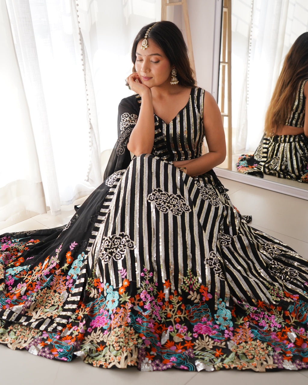 Designer Party Wear Saree With Thread And Sequence Work