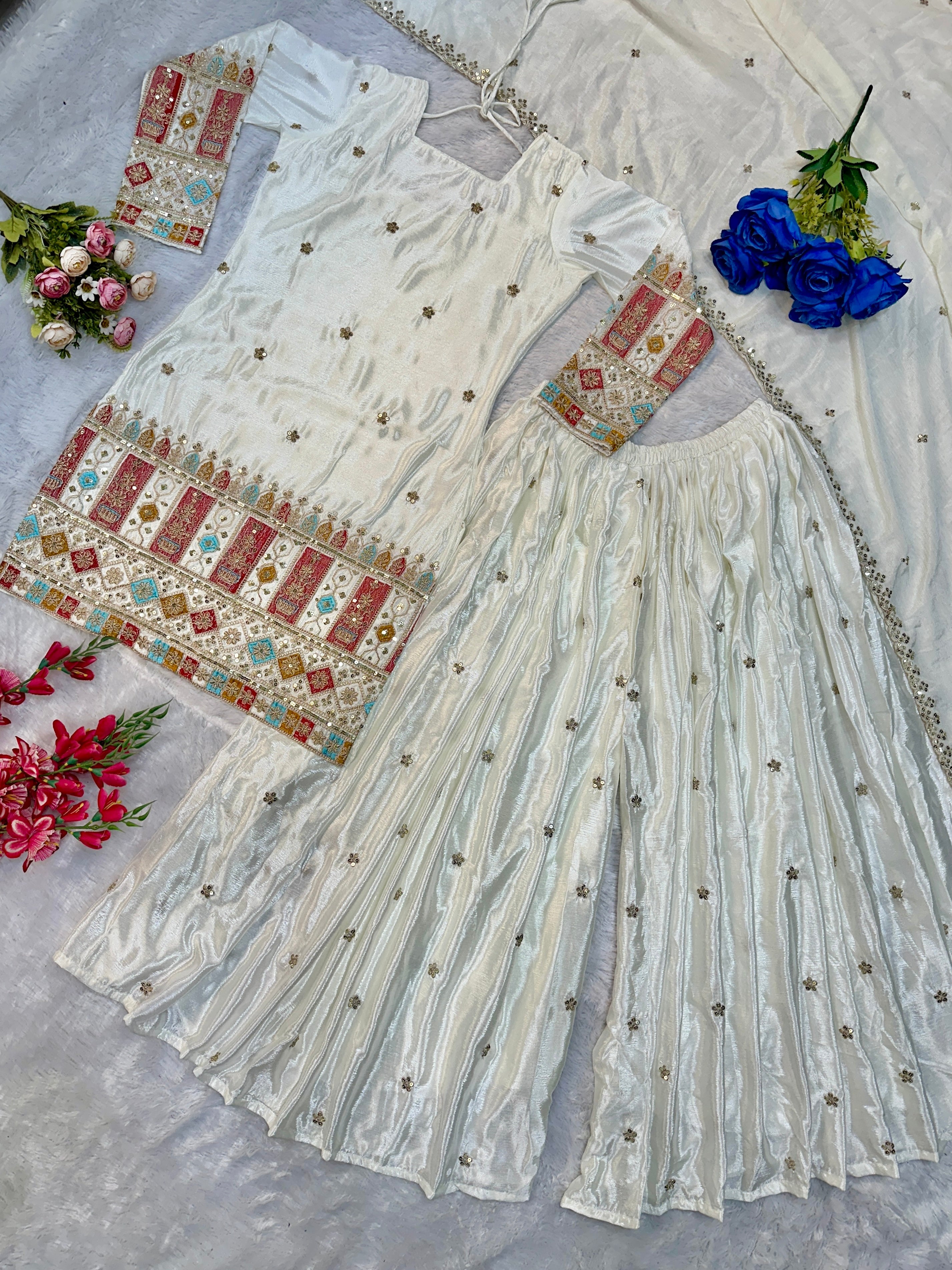 खूबसूरत पार्टी वेयर टॉप, प्लाजो और दुपट्टा