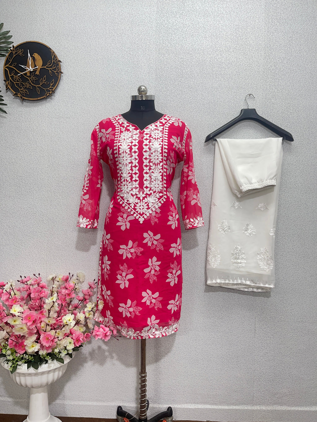 आकर्षक डिजिटल प्रिंट वाला खूबसूरत टॉप प्लाज़ो