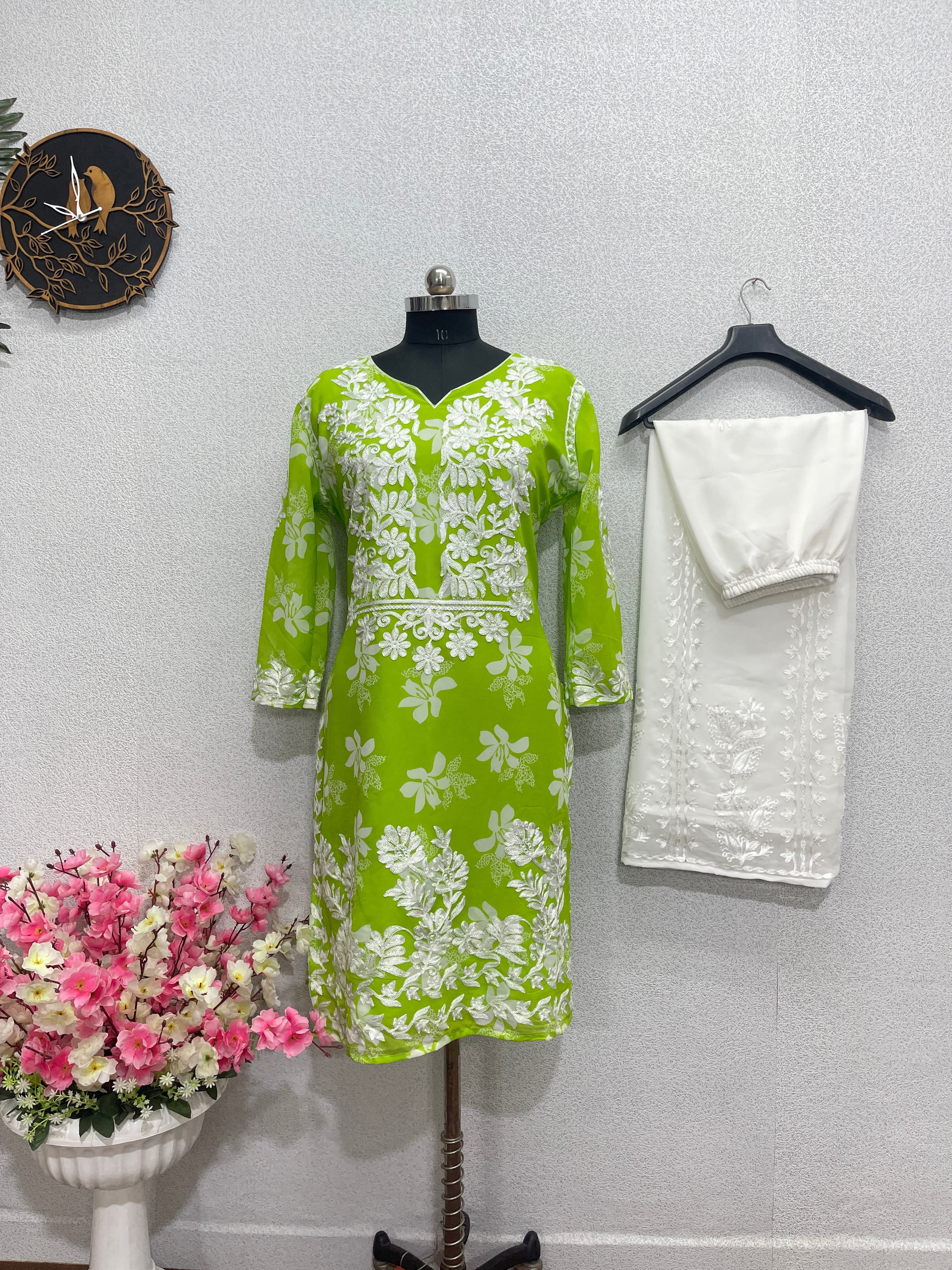 आकर्षक डिजिटल प्रिंट वाला खूबसूरत टॉप प्लाज़ो