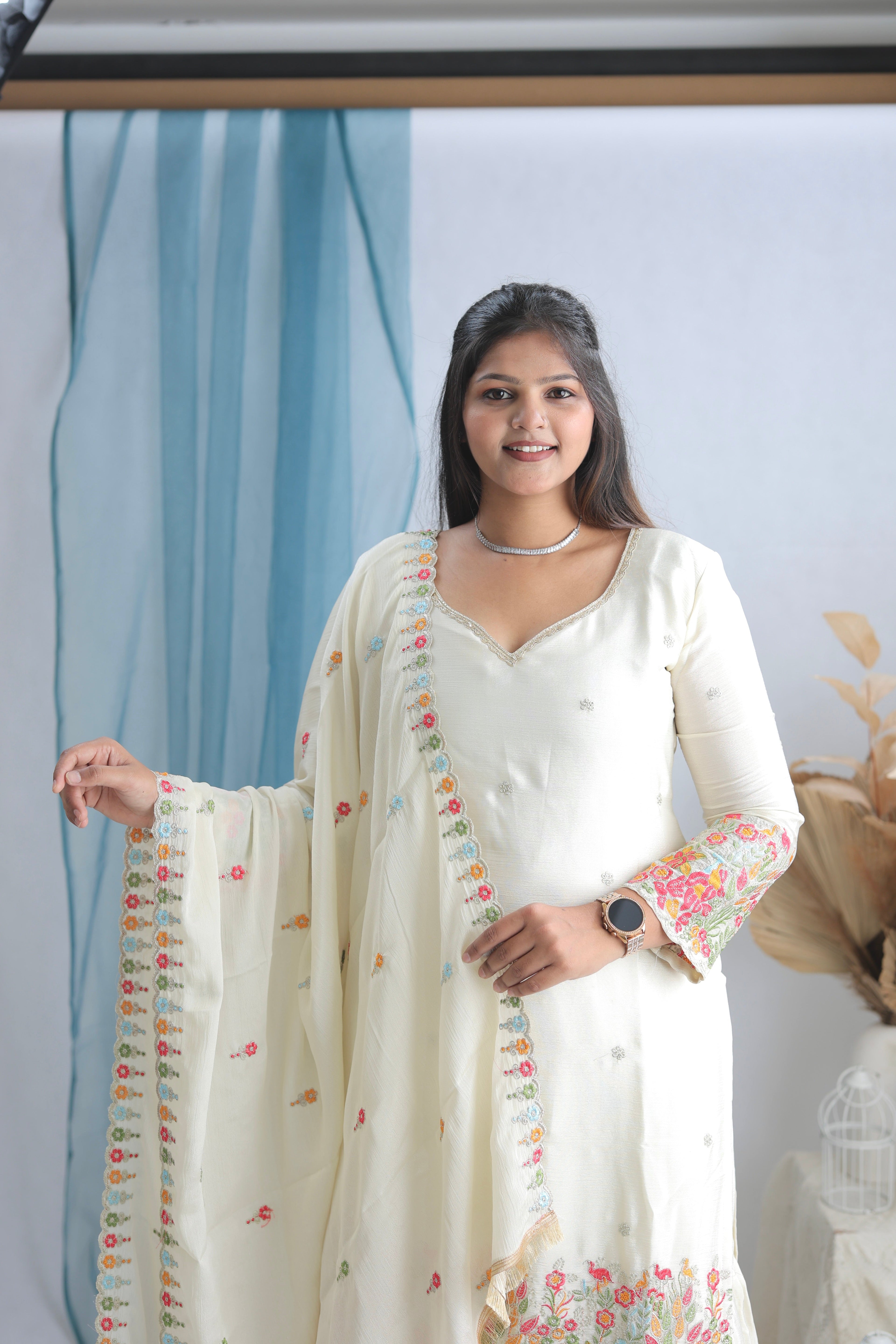 पार्टी वेयर लुक: डिजाइनर टॉप-सरारा और दुपट्टा