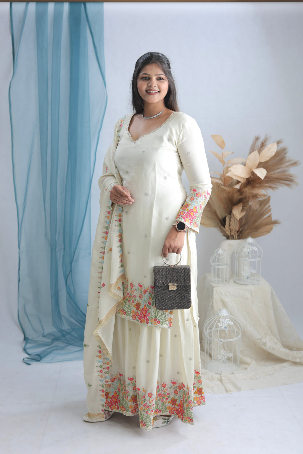 पार्टी वेयर लुक: डिजाइनर टॉप-सरारा और दुपट्टा