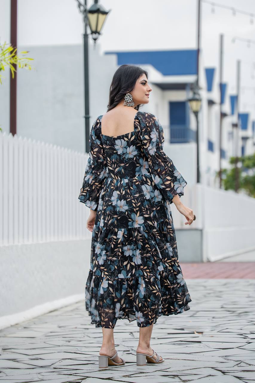 खूबसूरत फ्लोरल डिजिटल प्रिंट वाला स्टाइलिश जॉर्जेट गाउन